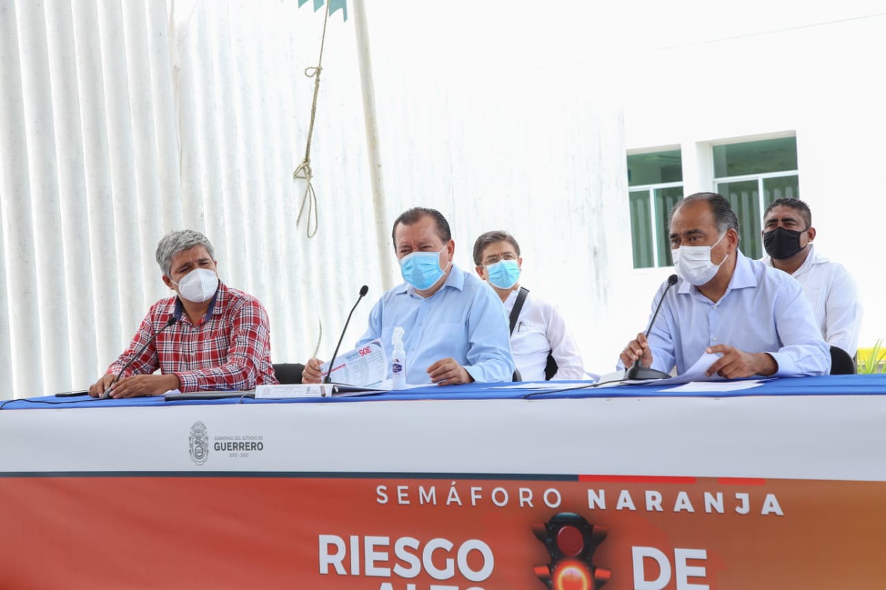 Acuerda Gobernador Astudillo y UAGro abrir más (305) espacios para Estudiantes de Enfermería y Salud.