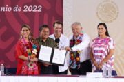 Amlo y Evelyn por Teletón firman Convenio para construcción del Centro de Rehabilitación Integral en Tlapa de Comonfort.