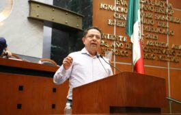 Diputados Modifican el Calendario Cívico e incertan a Lucio Cabañas Barrientos y a Genaro Vázquez Presentan Iniciativas para Reformar la Ley de Símbolos de Identidad y actualizar las Memorias Cívicas.