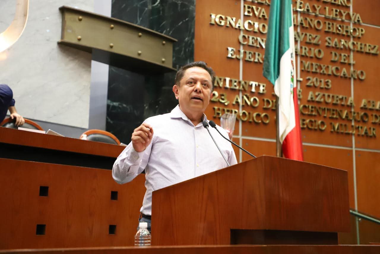 Diputados Modifican el Calendario Cívico e incertan a Lucio Cabañas Barrientos y a Genaro Vázquez Presentan Iniciativas para Reformar la Ley de Símbolos de Identidad y actualizar las Memorias Cívicas.