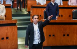 Rinde protesta ante el Pleno Joaquín (Yacko) Badillo como Presidente de la Jucopo, Congreso Guerrero.            Jacko Ya la cantaba.